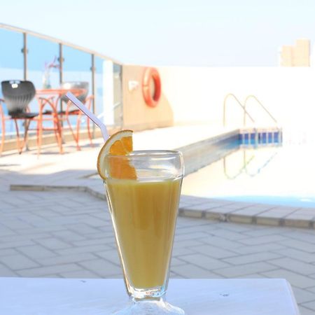 Hotel Le Royal Corniche Salmiya Exterior foto