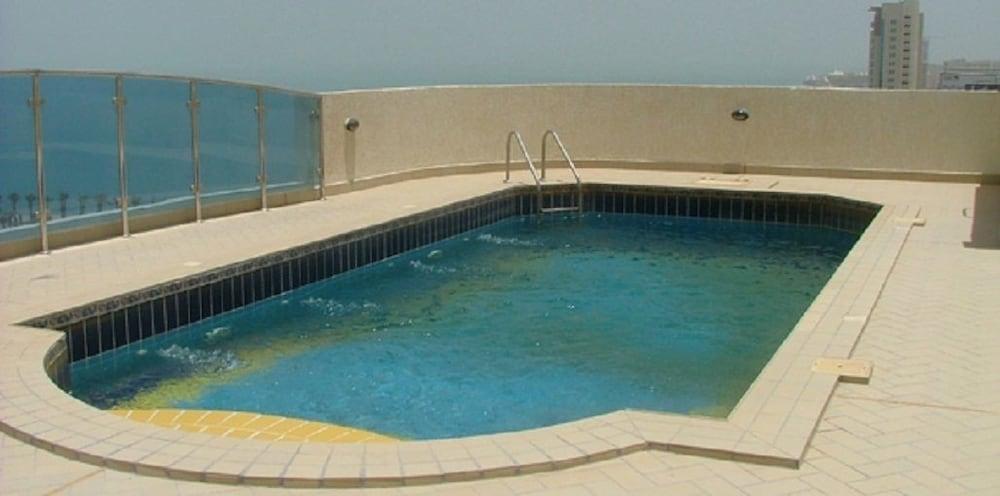 Hotel Le Royal Corniche Salmiya Exterior foto