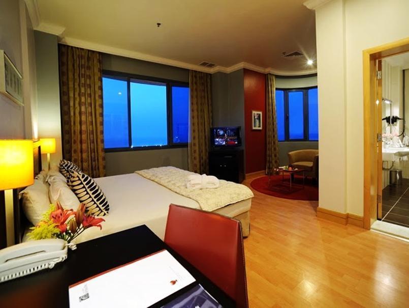 Hotel Le Royal Corniche Salmiya Exterior foto